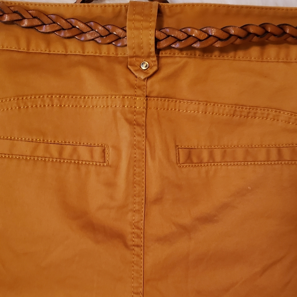 True Collection Shorts - Picture 8 of 10